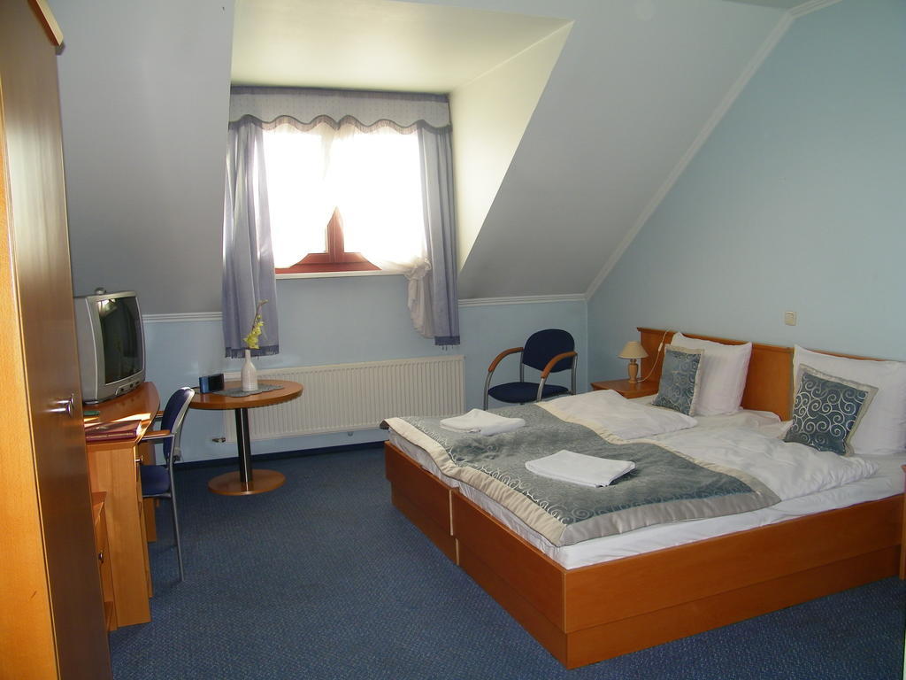 Hotel Restauracja Tawerna Gliwice Rom bilde