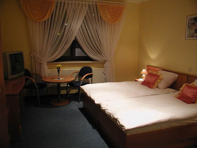 Hotel Restauracja Tawerna Gliwice Rom bilde